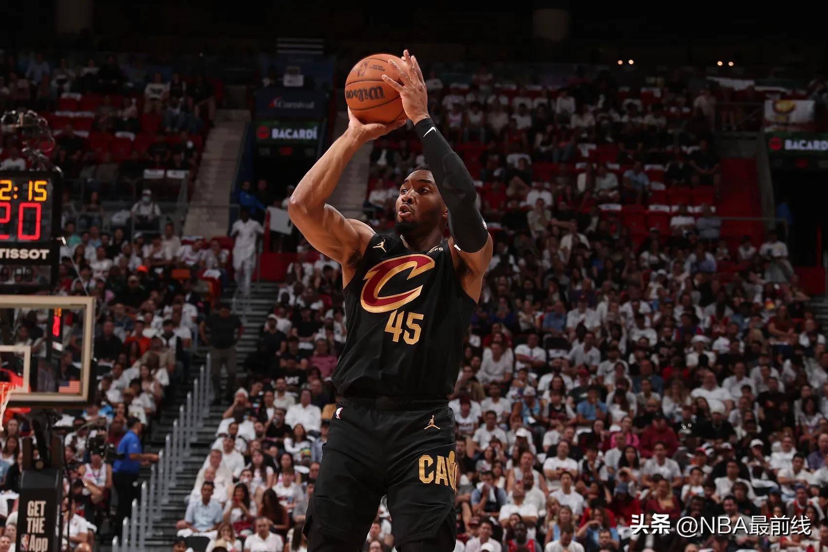 开云体育登录-关于米切尔刷新纪录!西蒙成运动表现注目的信息