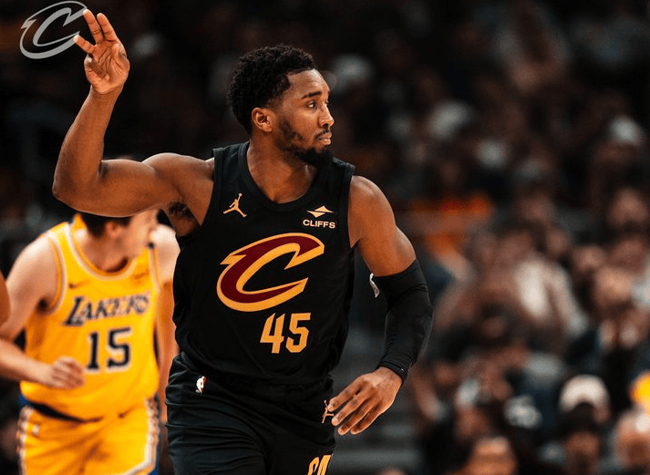 关于米切尔刷新纪录!西蒙成运动表现注目的信息 关于米切尔刷新纪录!西蒙成运动表现注目的信息