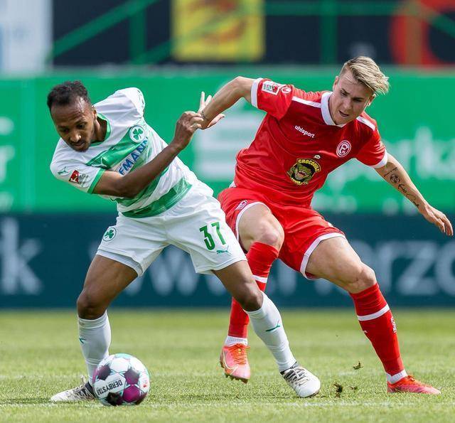 开云体育在线-不伦瑞克主场失球频频，困扰球队战绩