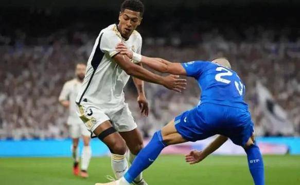 包含铁卫出战坚守防线,球队一胜走进半决赛的词条 包含铁卫出战坚守防线,球队一胜走进半决赛的词条