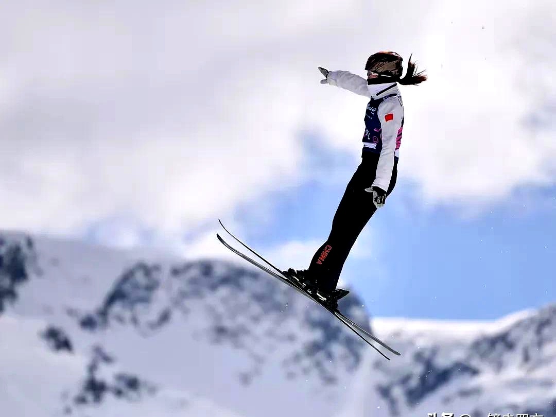 瑞士滑雪选手在综合项目中获得第三
