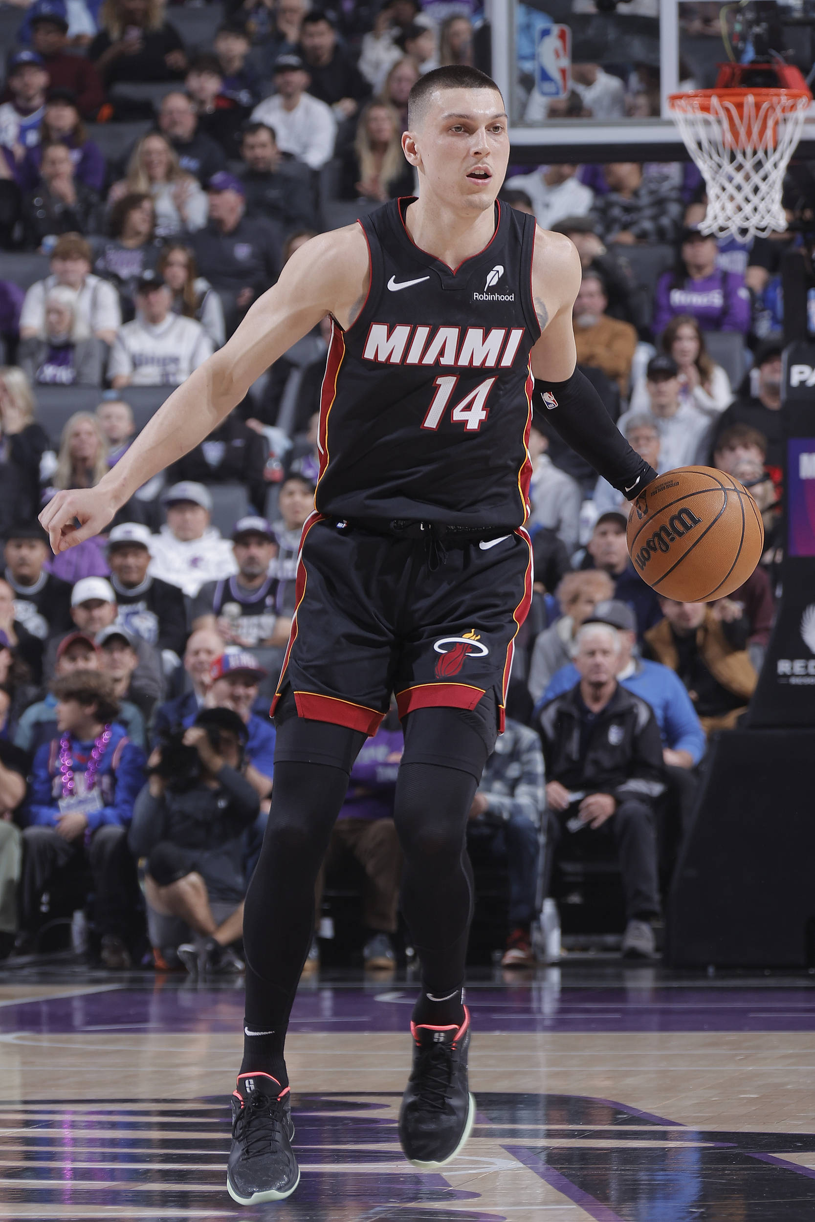 开云体育官网-关于爵士客场不敌老鹰，米切尔砍下+成最大亮点的信息