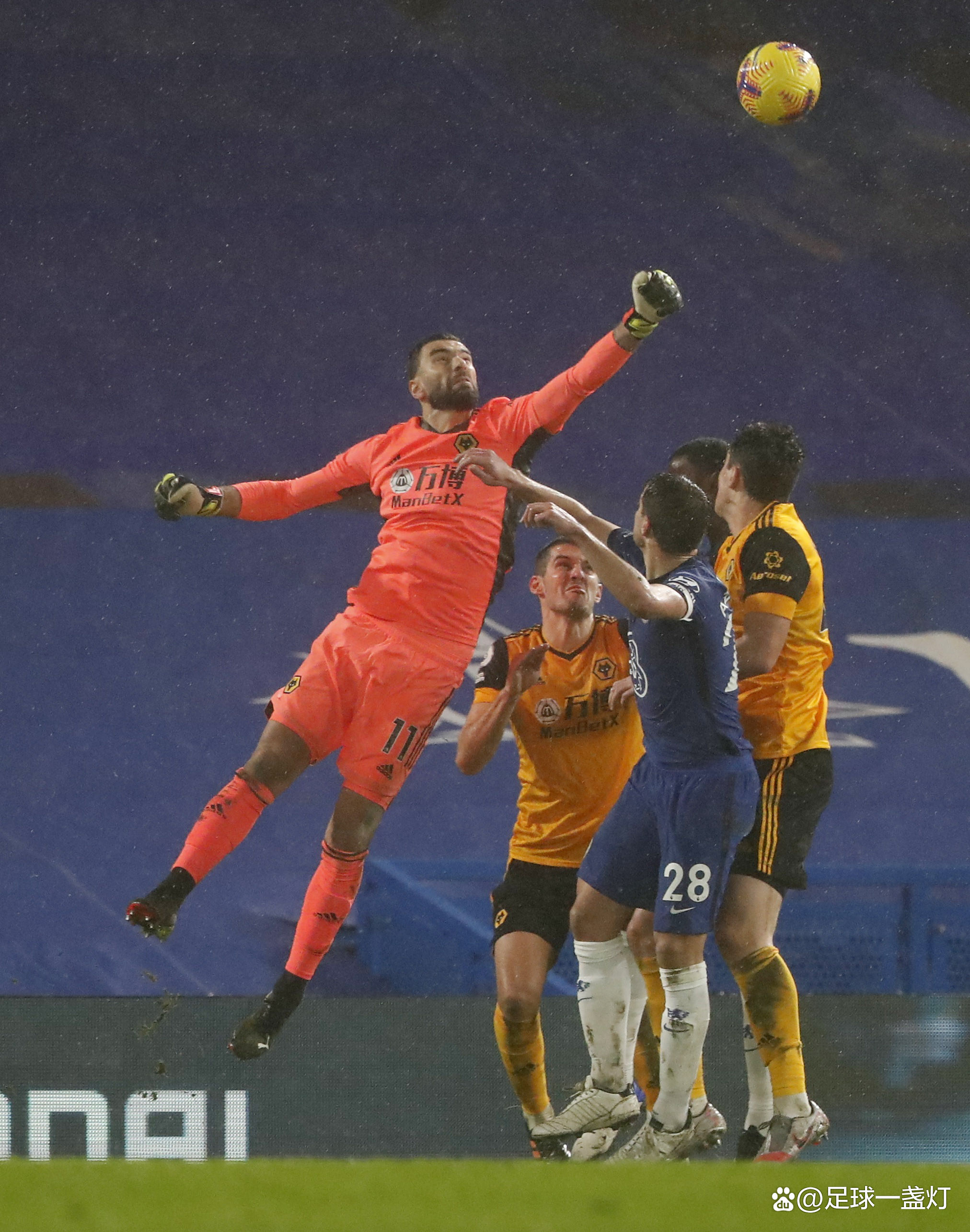 狼队主场取胜，继续保持领先优势的简单介绍