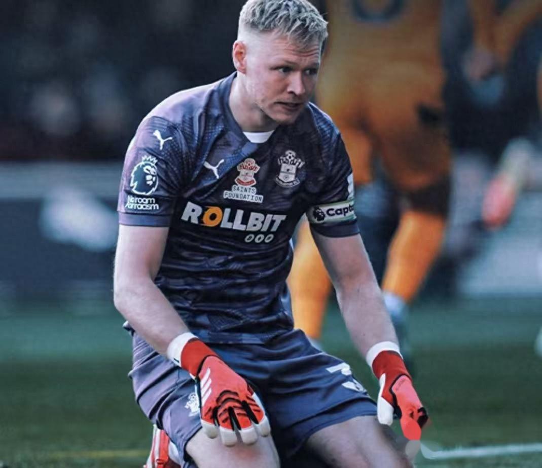 开云体育官网-英超球队遭遇连败，教练组面临考验