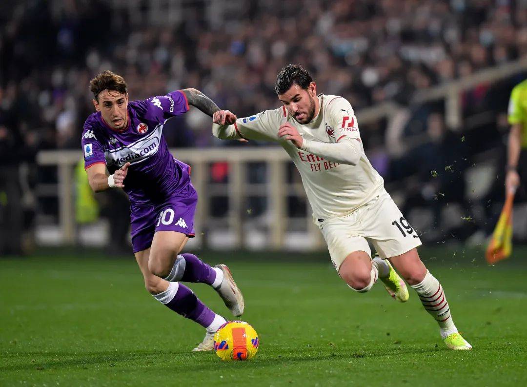 包含AC米兰与佛罗伦萨擦出火花：胜负难分的词条
