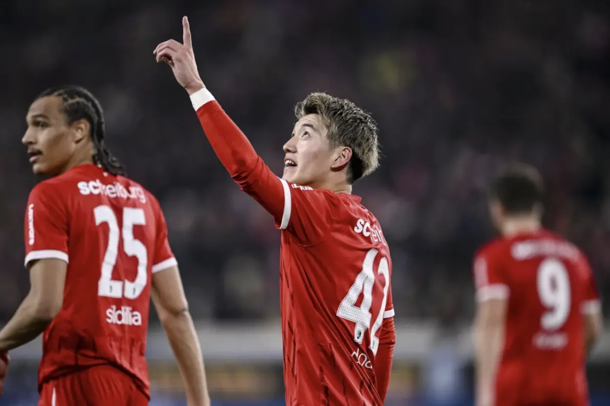 关于弗赖堡足球队表现出色,战胜对手领先优势扩大的信息 关于弗赖堡足球队表现出色,战胜对手领先优势扩大的信息