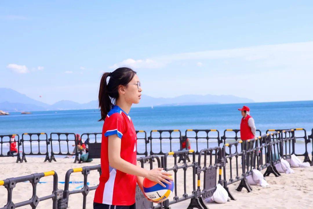 俄罗斯选手驰骋沙滩排球场,夺得女子冠军 俄罗斯选手驰骋沙滩排球场,夺得女子冠军