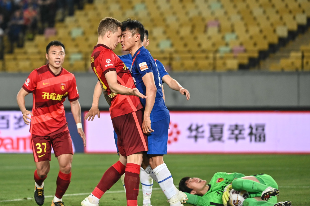 开云体育app下载-上海绿地申花河北华夏幸福主场苦战，战至平局