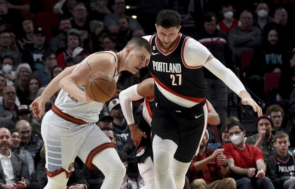 惨败！开拓者主场负于掘金，利拉德独砍35分的简单介绍